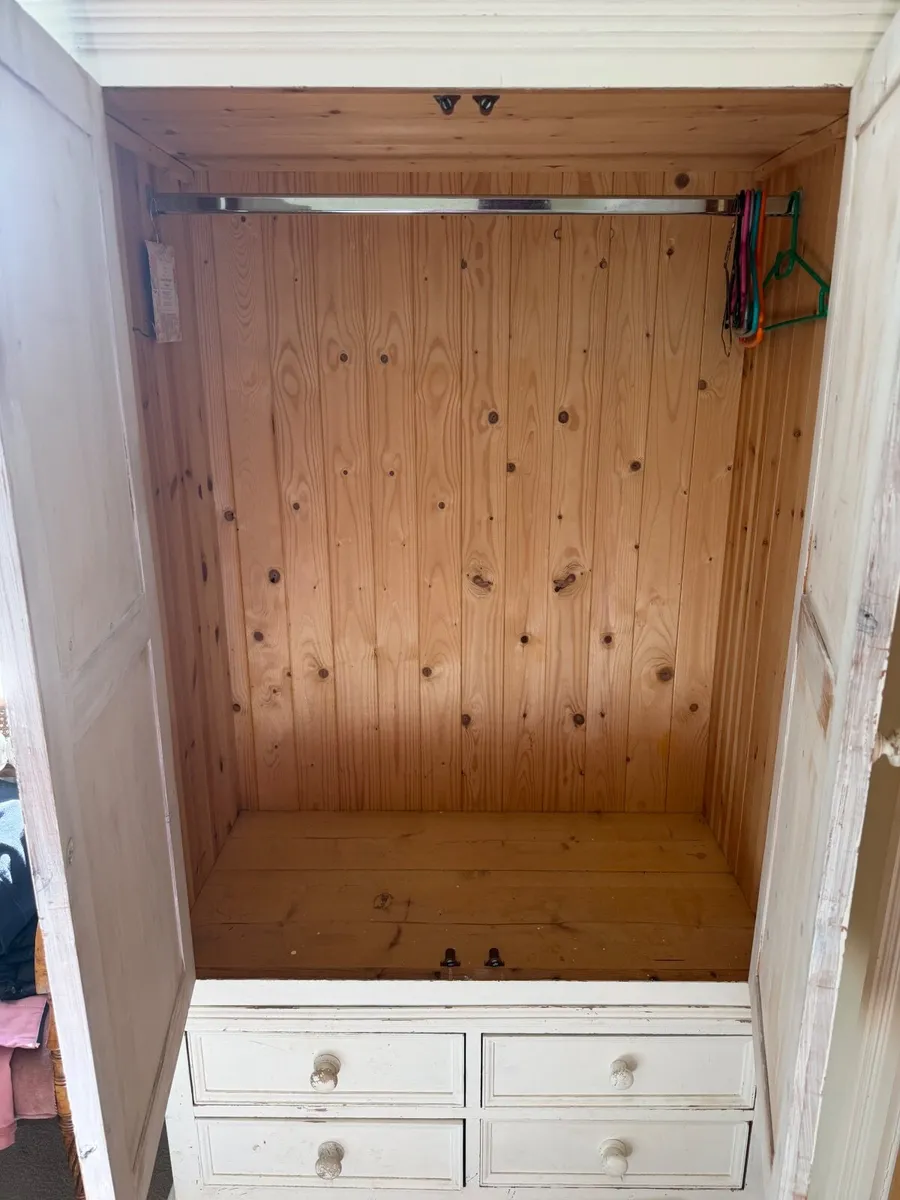 Wardrobe - Image 2