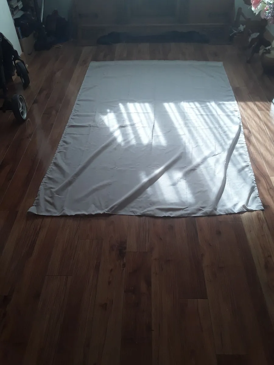 Brand new light weight curtains - Image 2