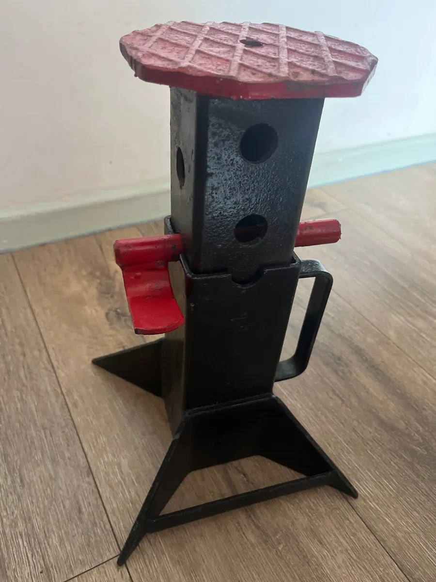 Heavy car jack - Image 1
