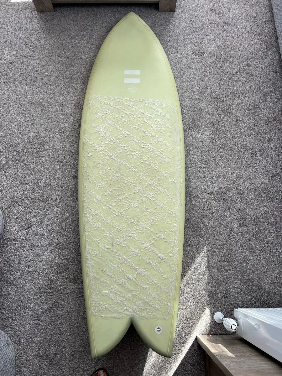 5’9 Indio Fish surfboard - Image 1