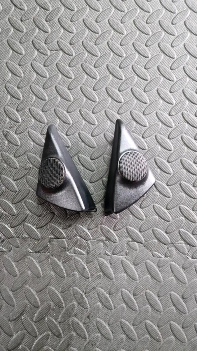 Toyota Mr2 tweeter covers & K&N filter - Image 1