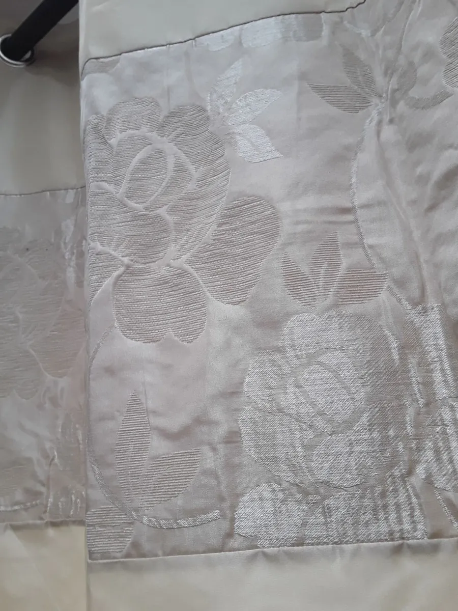 Beautiful brand new large drapes - Image 1