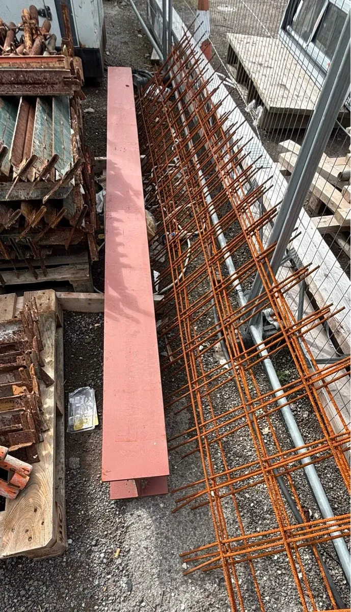 Steel beam - Image 1
