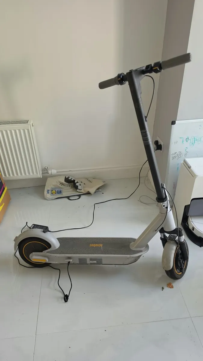 Electric scooter - Image 2