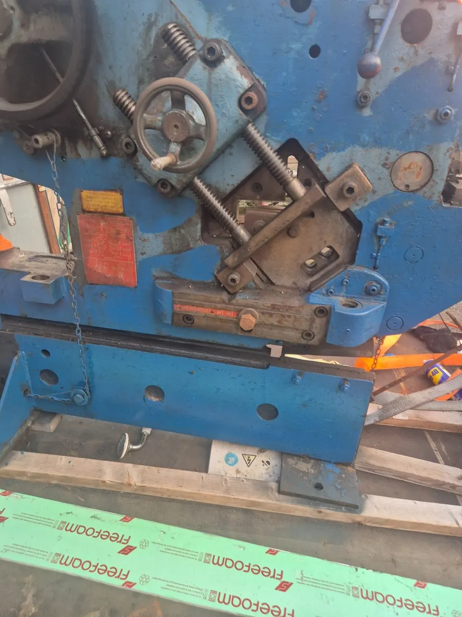 Metal worker - Image 2