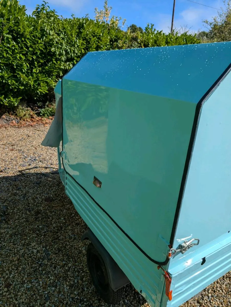 Vintage Piaggio Ape Food Truck - Image 4