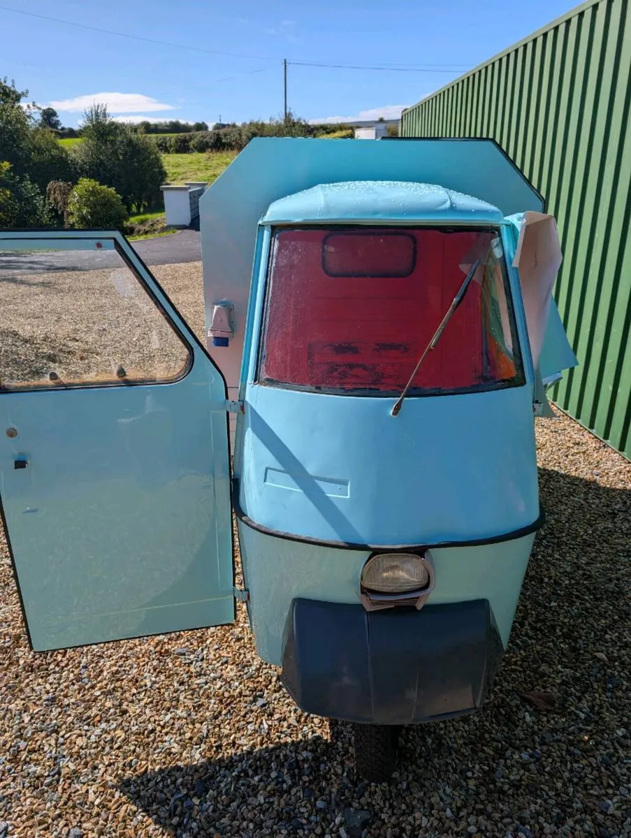 Vintage Piaggio Ape Food Truck - Image 3