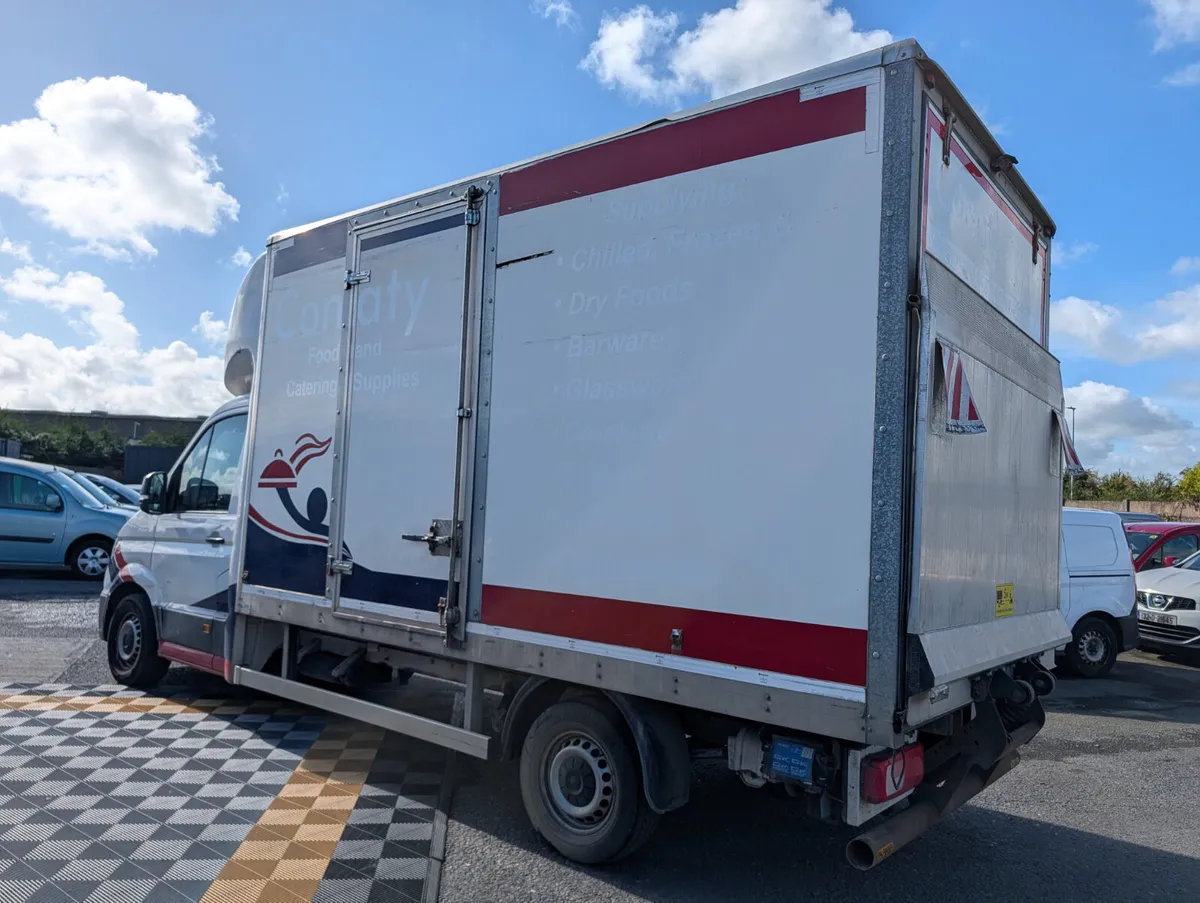 Volkswagen Crafter box body with tail lift - Image 2