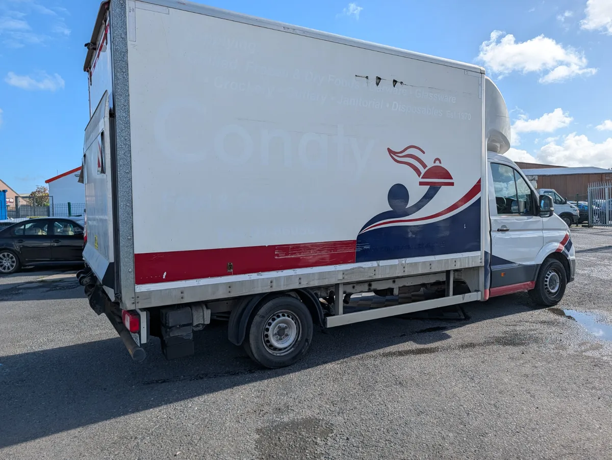 Volkswagen Crafter box body with tail lift - Image 4