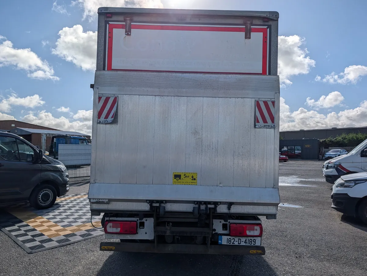 Volkswagen Crafter box body with tail lift - Image 3