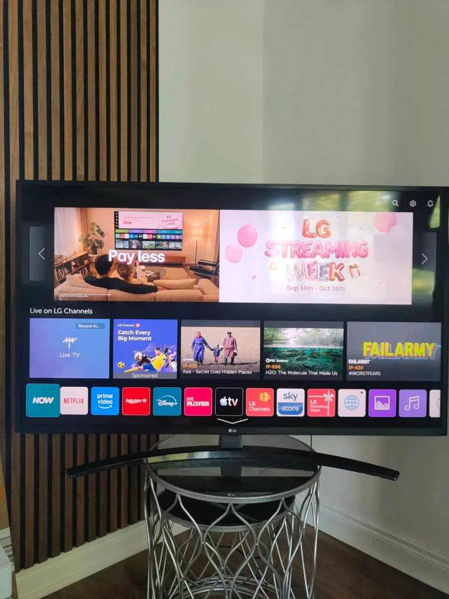 LG Smart TV 50 " - Image 1