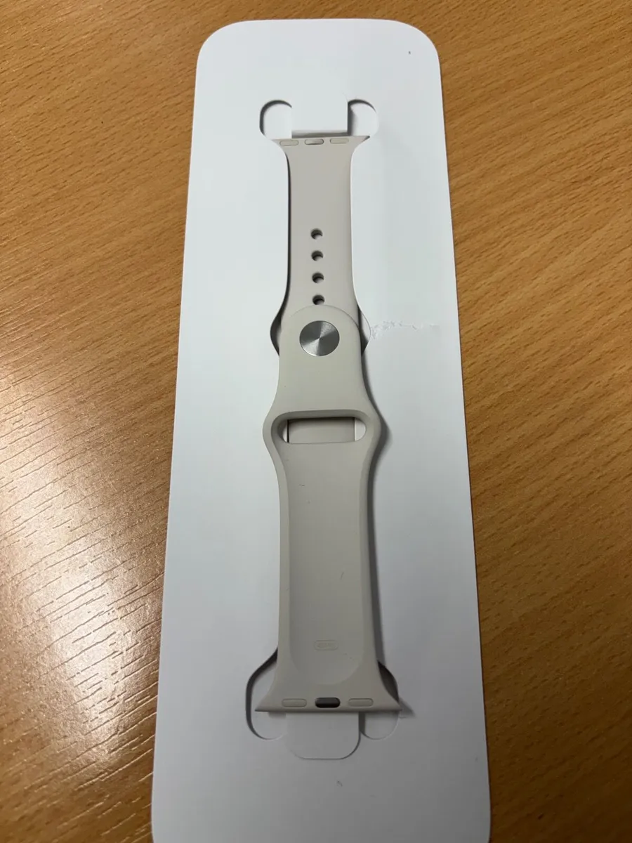 Apple Watch SE 3 NEW - Image 2
