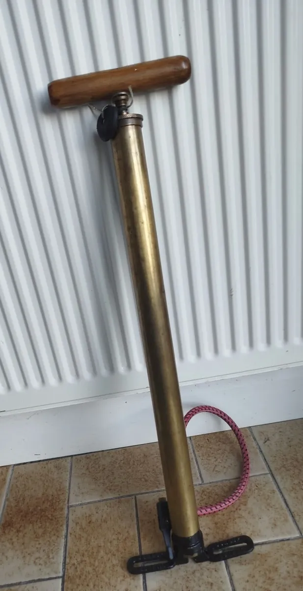 Vintage Dunlop Car Tyre Pump - Image 2