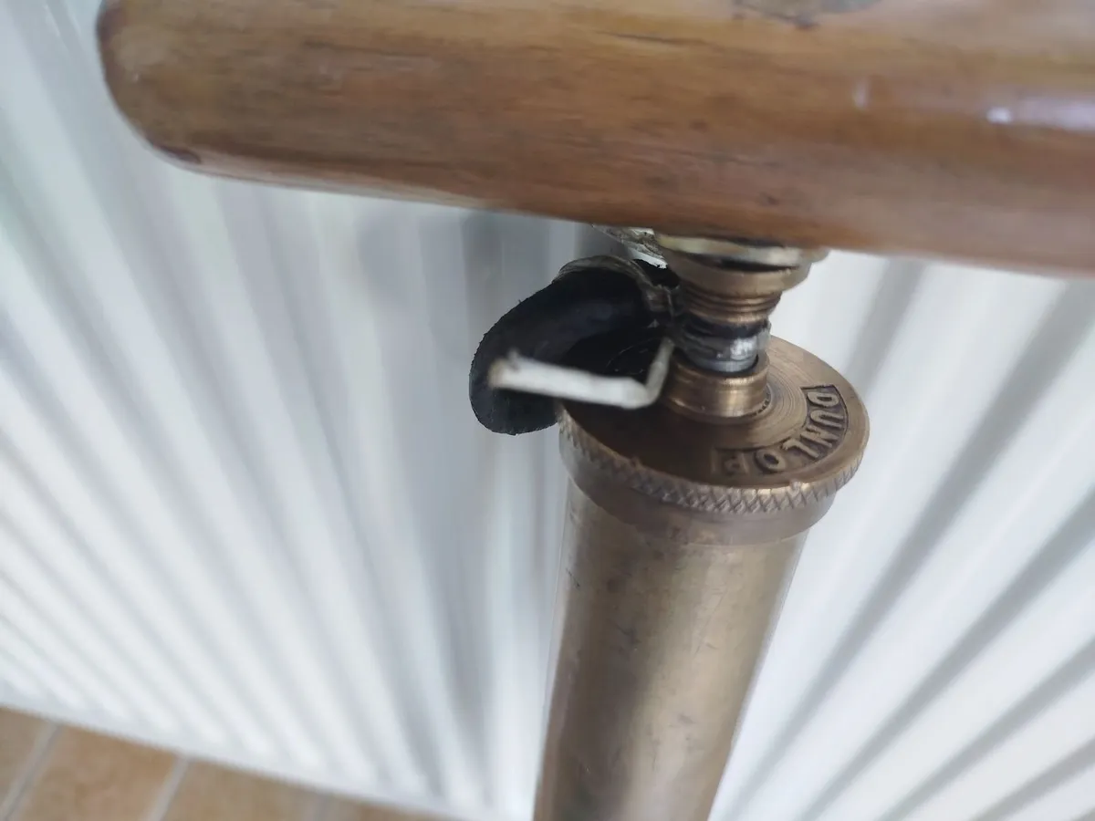 Vintage Dunlop Car Tyre Pump - Image 4