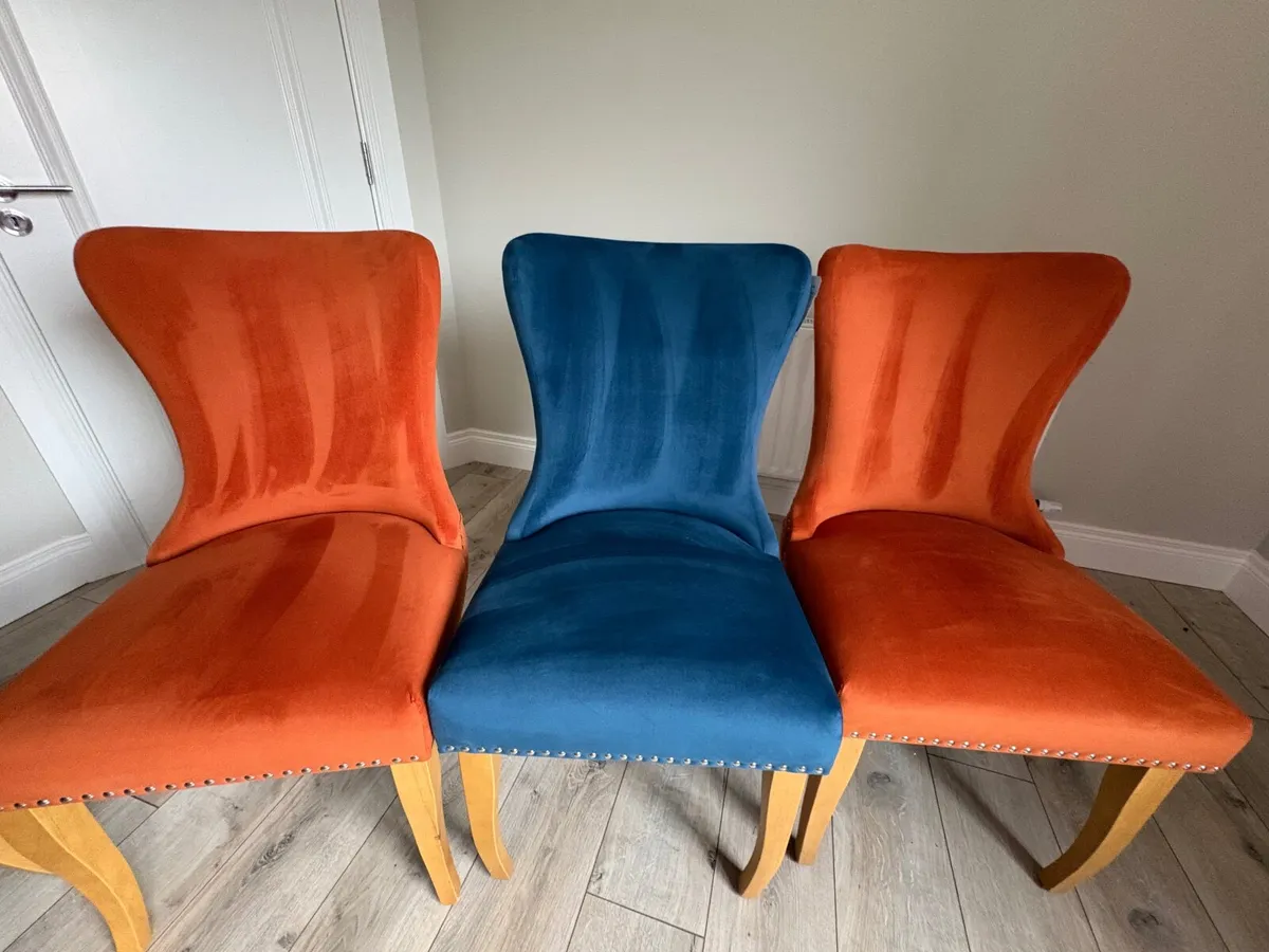5 Dining chairs orange and blue - Image 3