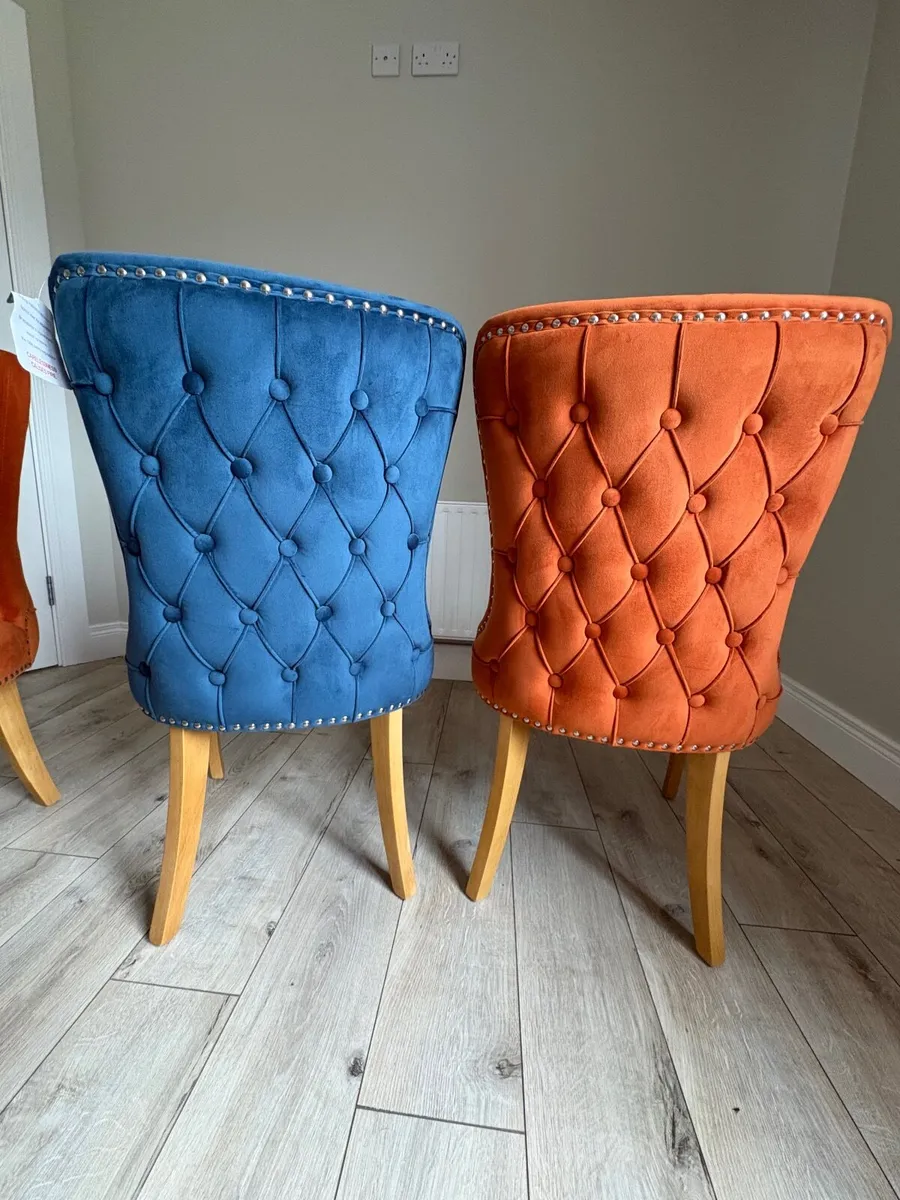 5 Dining chairs orange and blue - Image 4