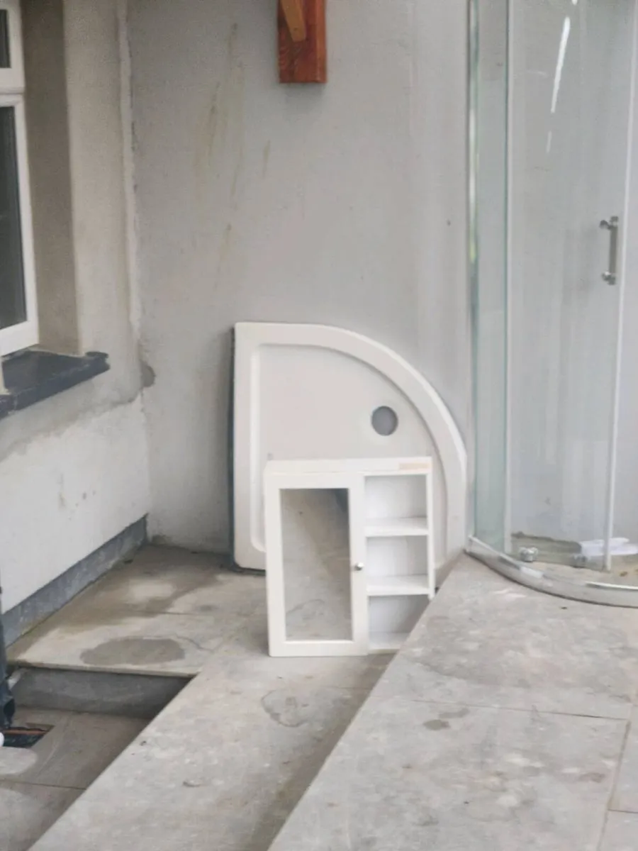 Bathroom Suite - Image 4