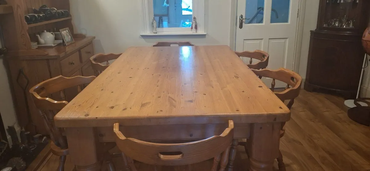 Dining Room Table and Chairs. - Image 2