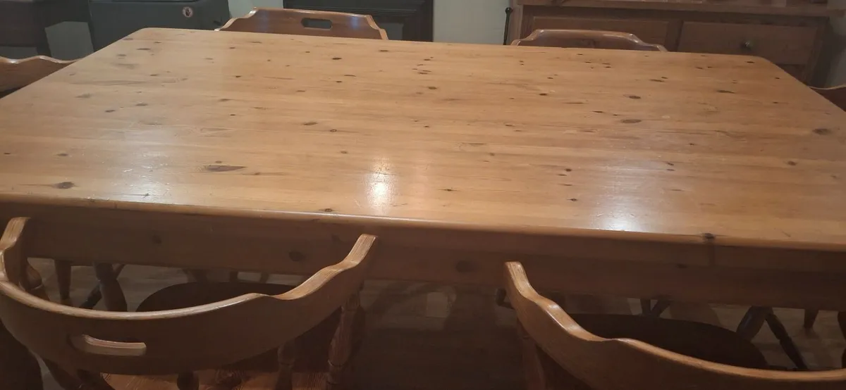 Dining Room Table and Chairs. - Image 4