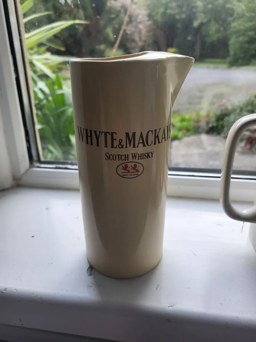 Four whisky advertising water jugs - Image 3