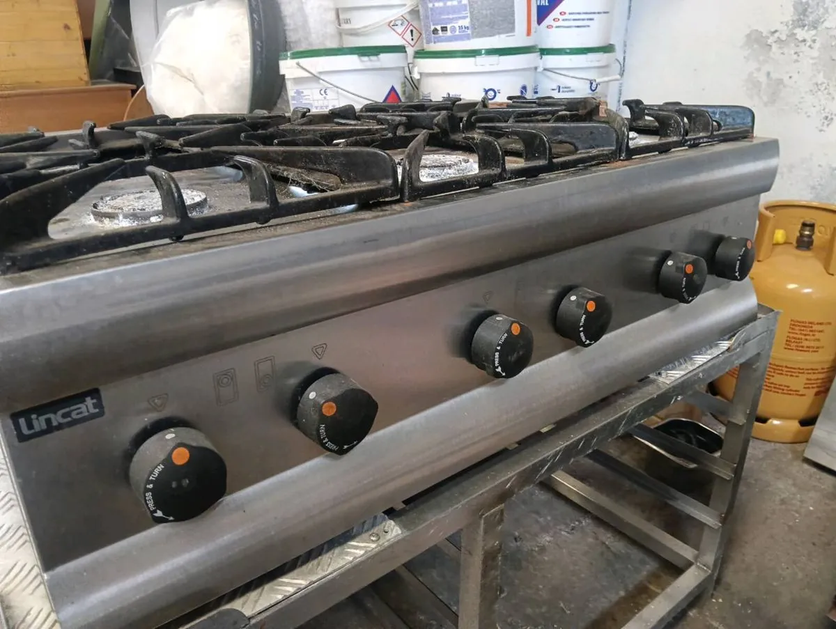Lincat commercial cooker - Image 1