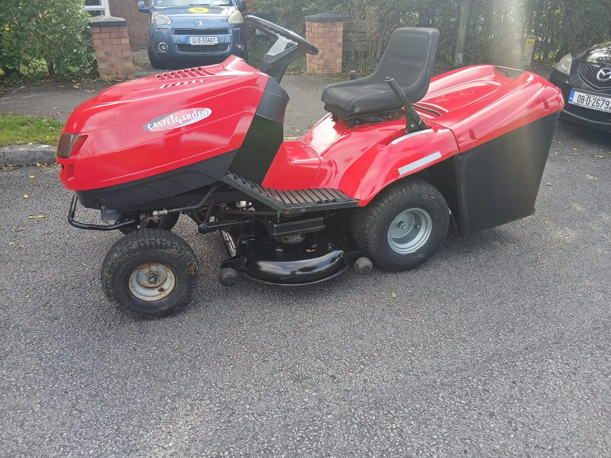 Ride on lawnmower - Image 2