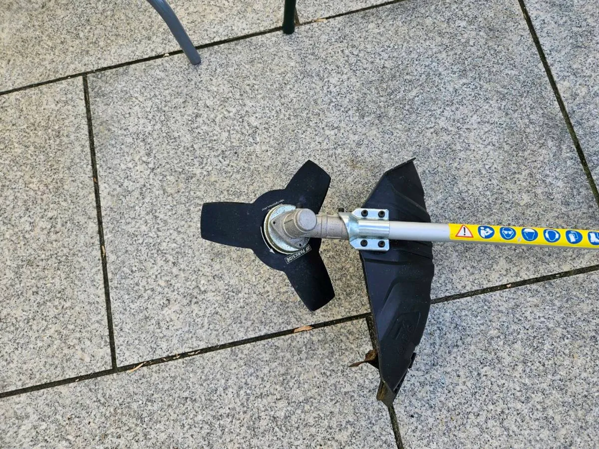 Grass strimmer - Image 2