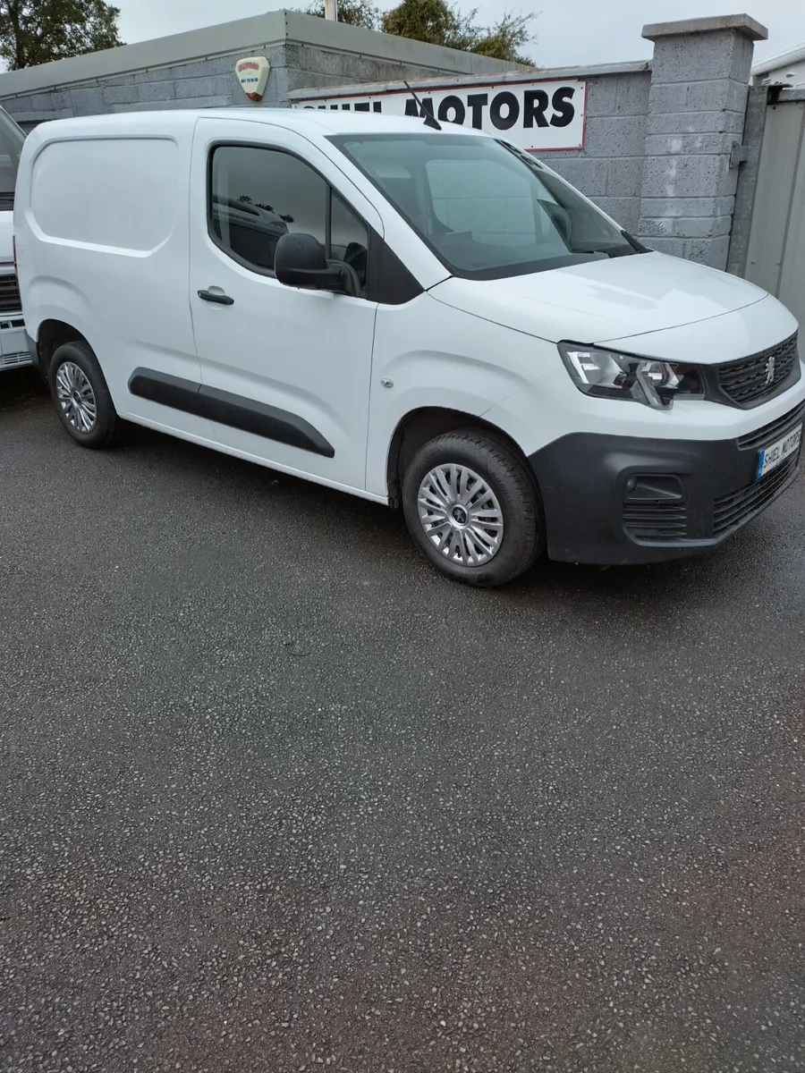 2021 PARTNER THREE SEATER - Image 2