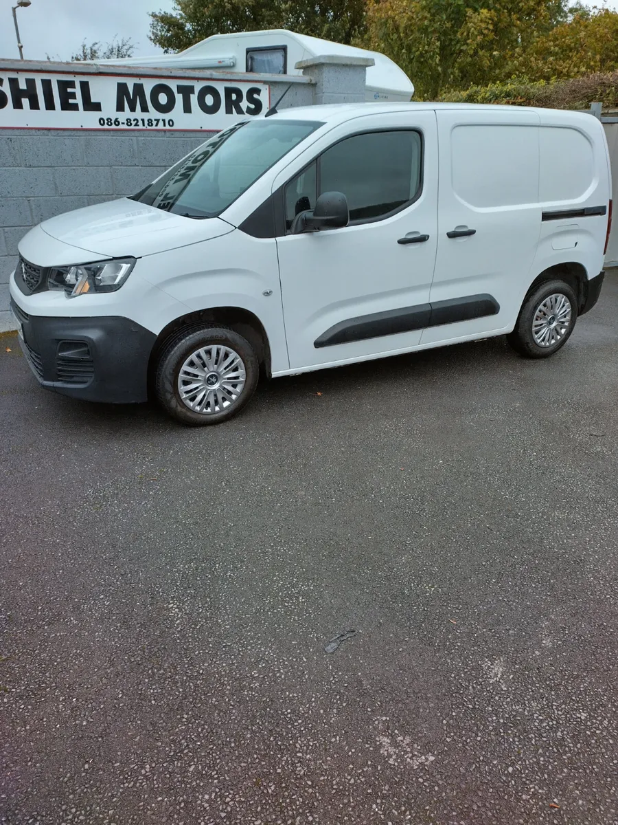 2021 PARTNER THREE SEATER - Image 4