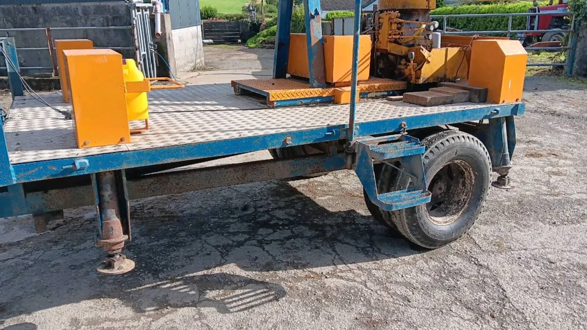 Tractor driven cherry picker - Image 3