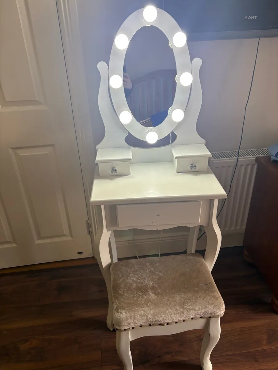 Vanity table powered lights and chair