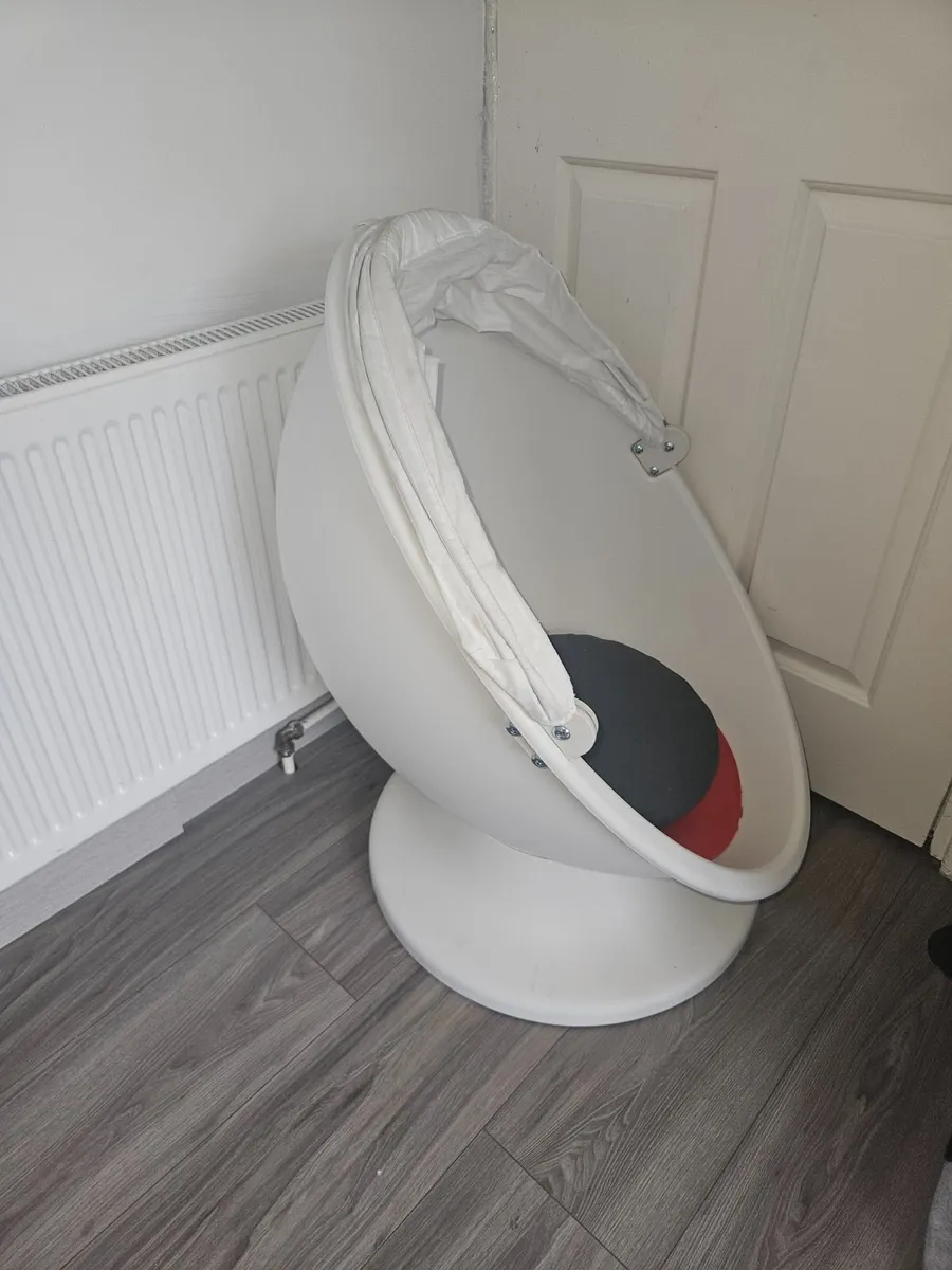 Ikea egg chair - Image 1