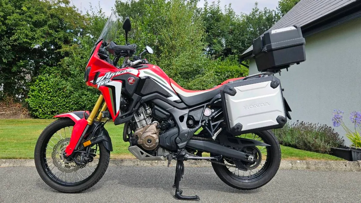 2017 Honda CFR1000L Africa Twin DCT. - Image 2