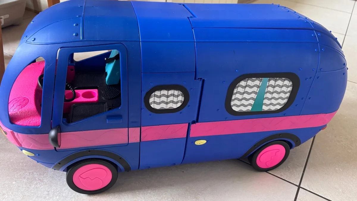 LOL OMG Campervan - Image 3