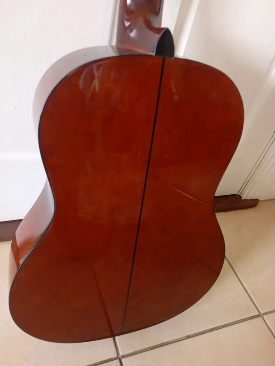 Valentia Guitar - Image 4