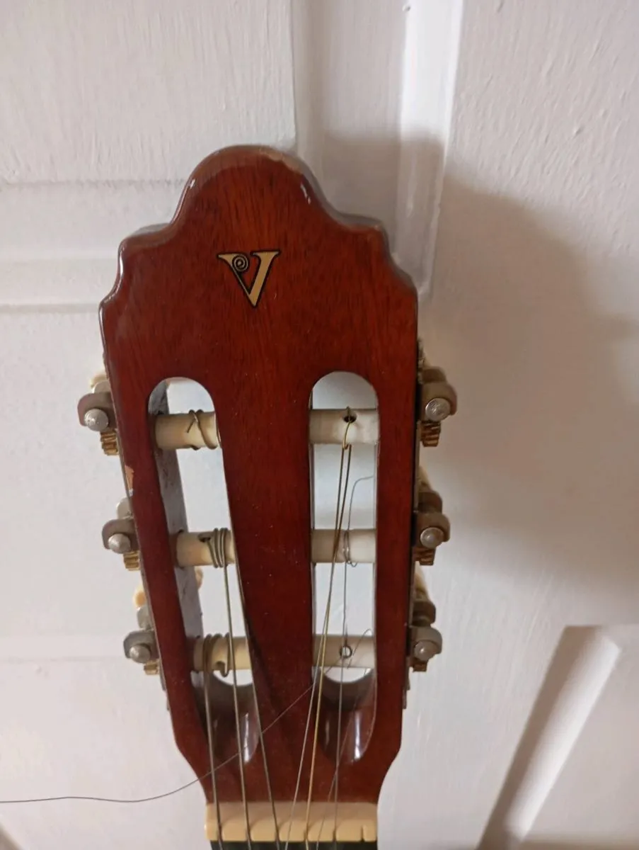 Valentia Guitar - Image 2