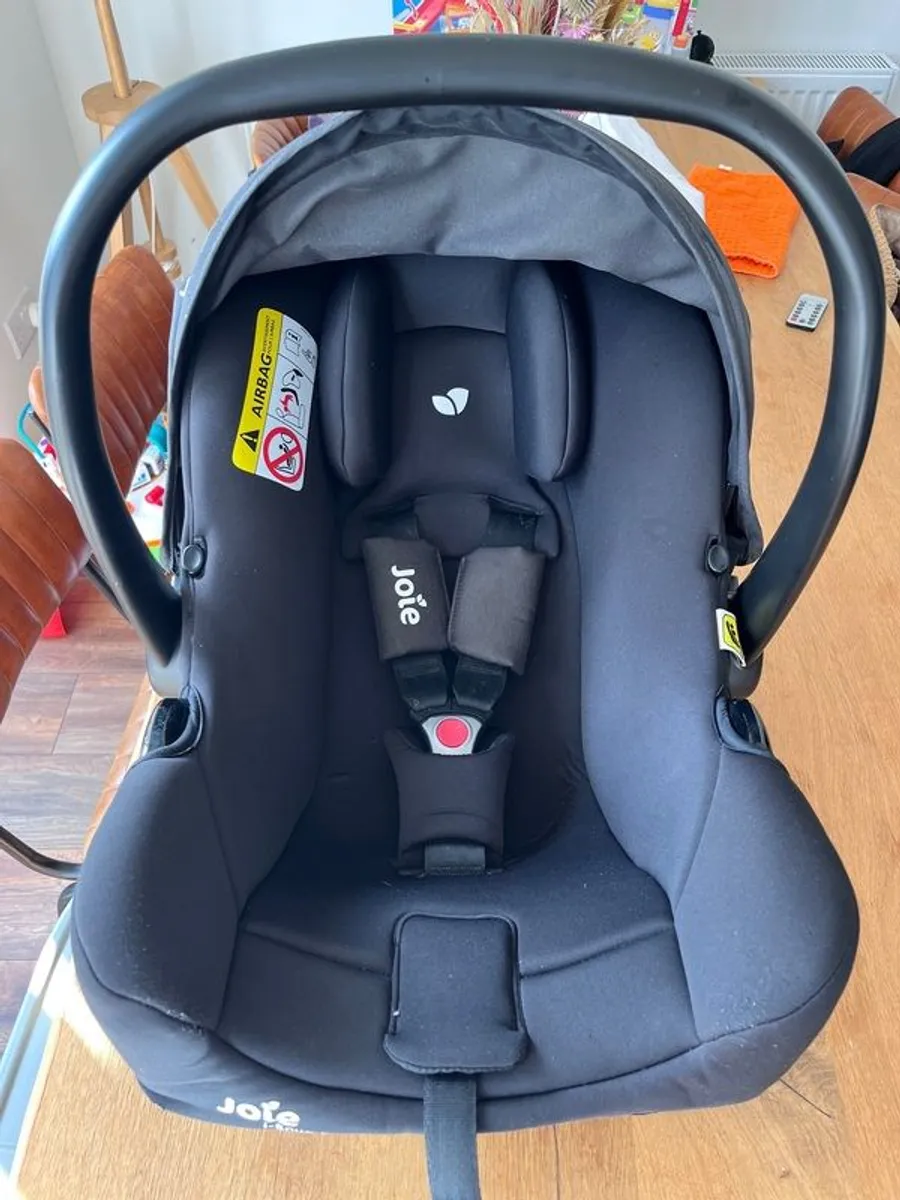 Joie I-Snug 2 Car seats and Encore Rotating ISOFIX Base x 2 - Image 1
