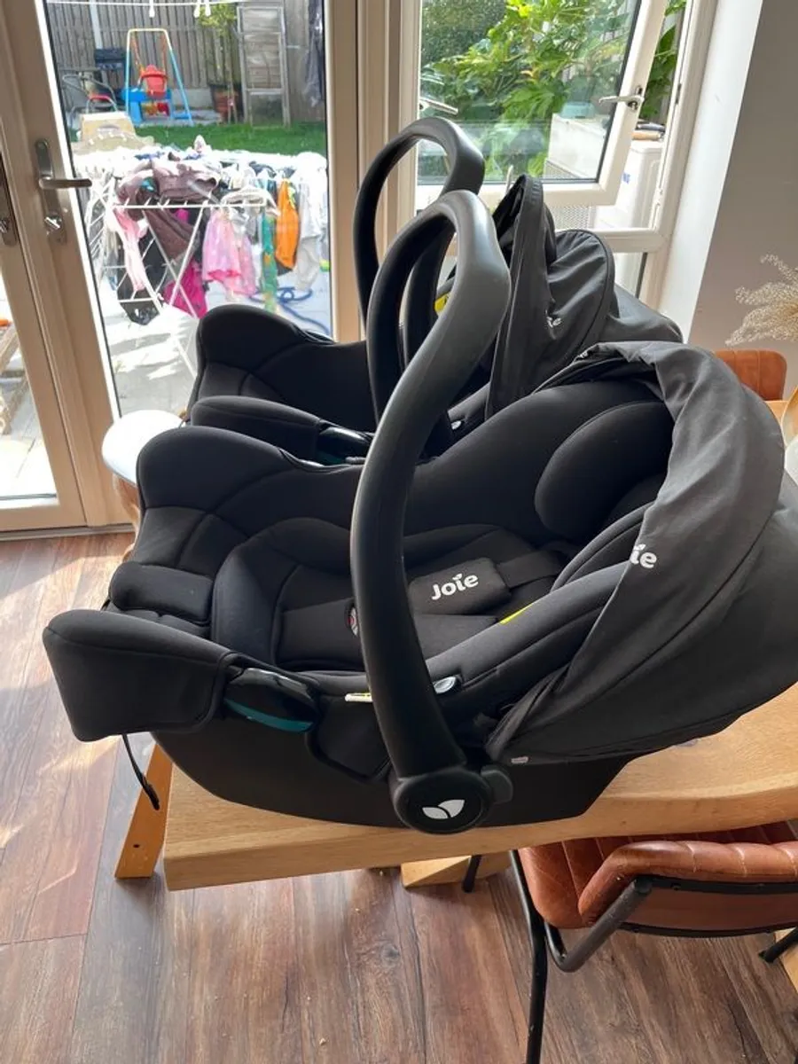 Joie I-Snug 2 Car seats and Encore Rotating ISOFIX Base x 2 - Image 4