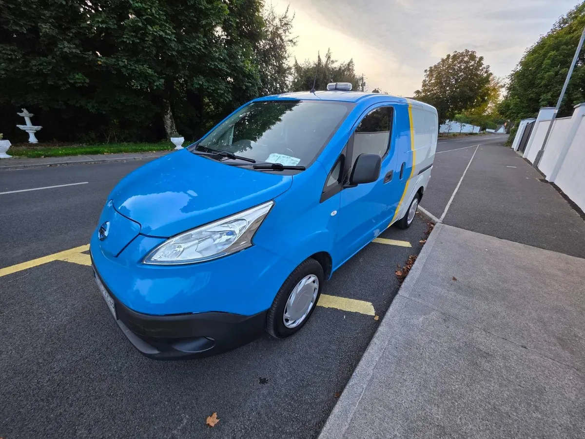 Nissan - NV200 2017  /  Low Mileage. - Image 2