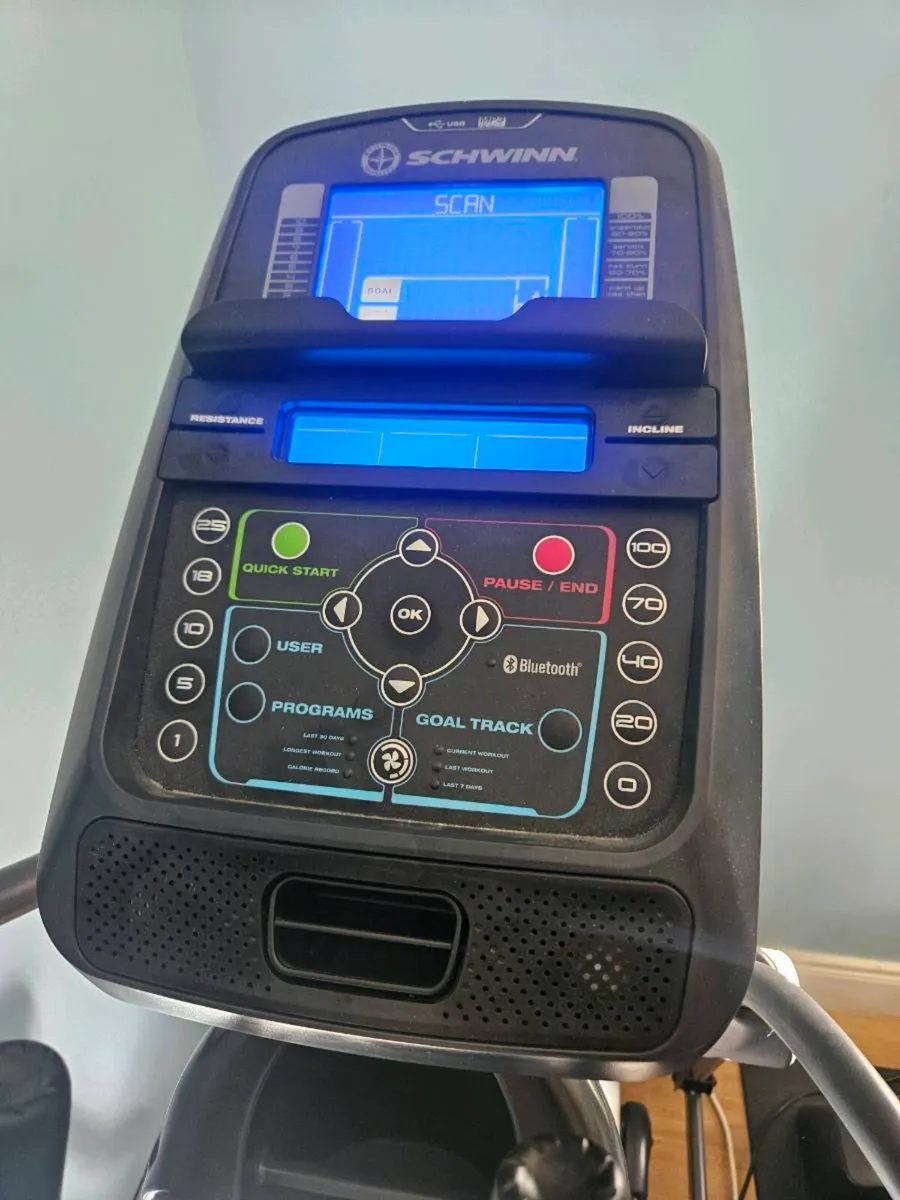 Elliptical Cross Trainer Schwinn 570E - Image 2