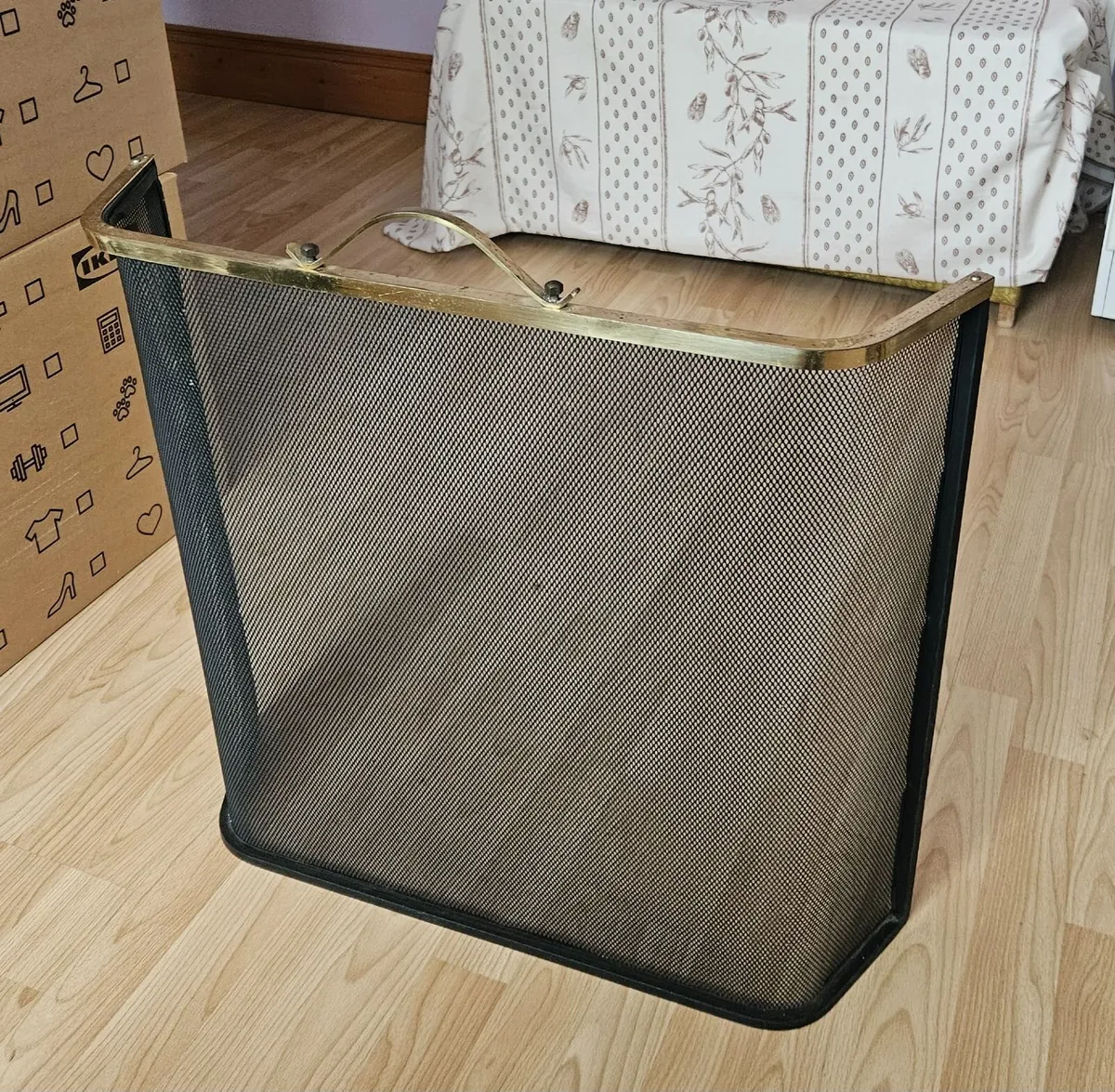 Lamp, fireguard, computer chair, whatnot - Image 4