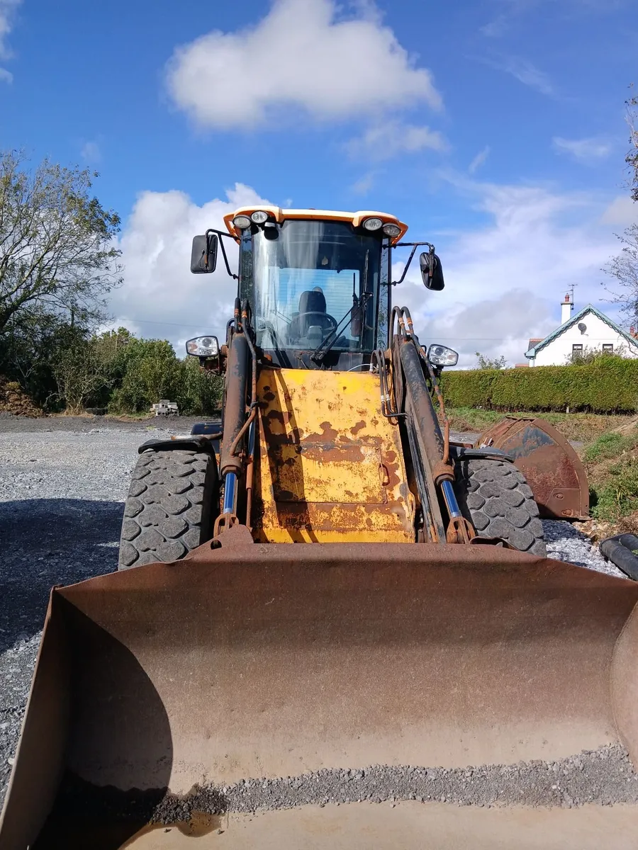 Loading Shovel - Image 4