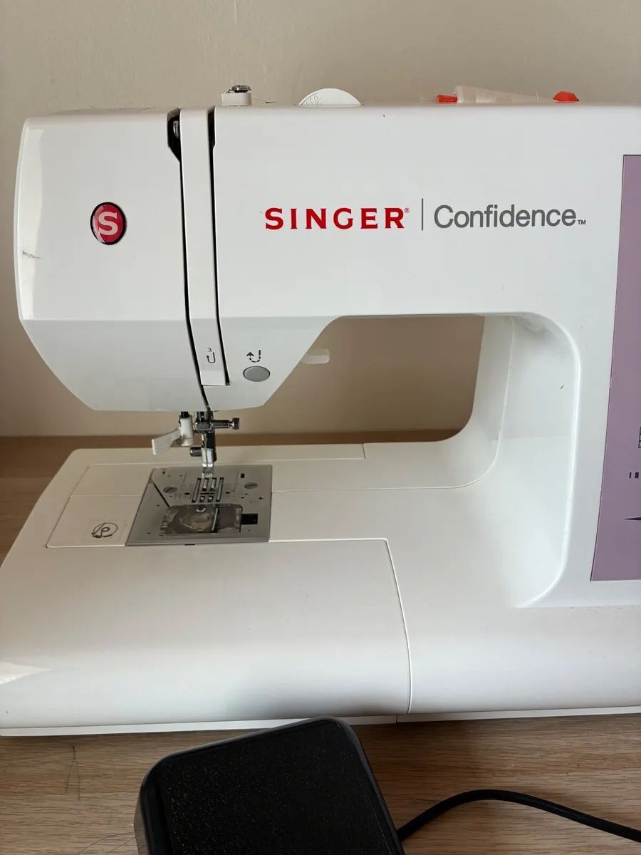 Singer Confidencd Sewing Machine - Image 4