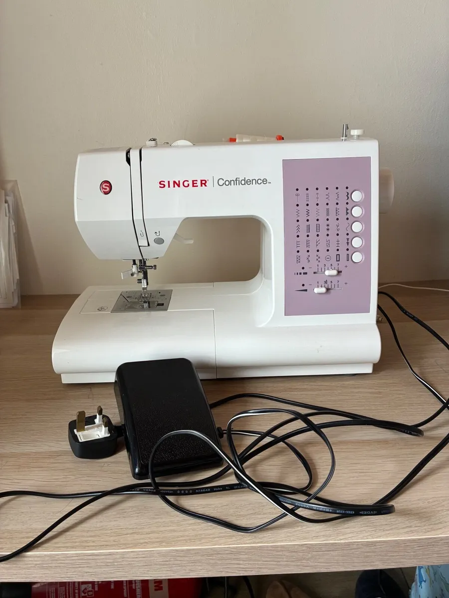 Singer Confidencd Sewing Machine - Image 1
