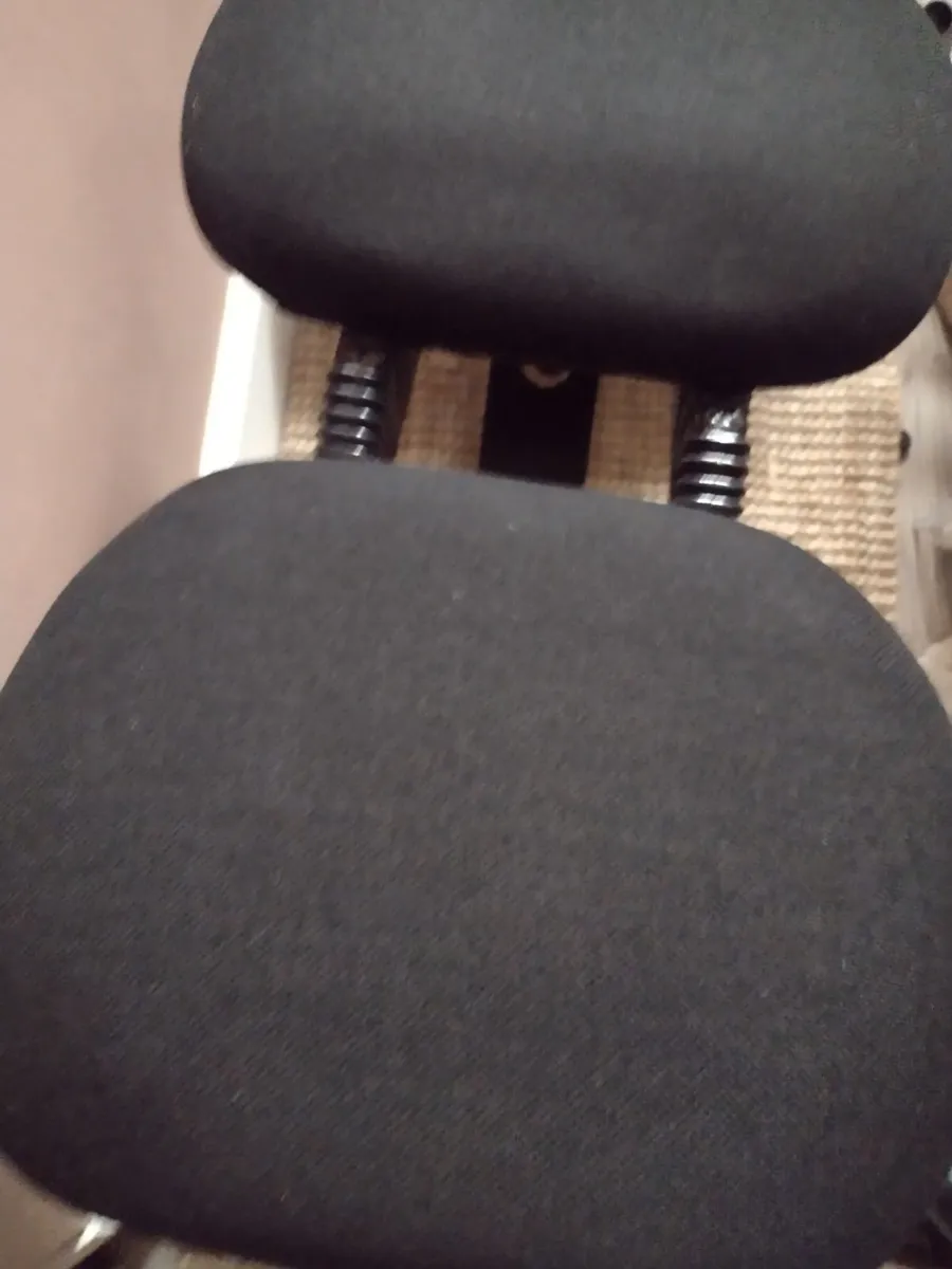 As New Cinius professional ergonomic kneeling chai - Image 4