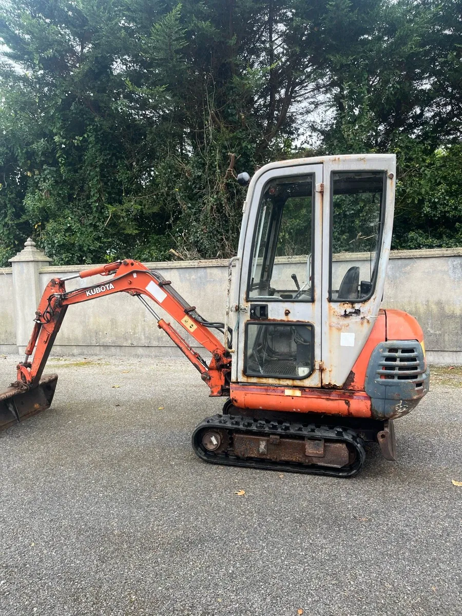 Mini digger - Image 1