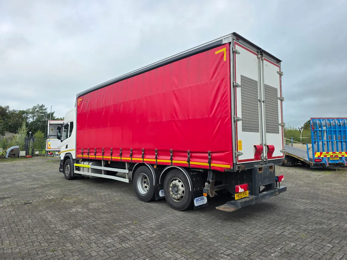 2023 Scania G360 sleeper cab, 6X2 26ft curtainside - Image 4