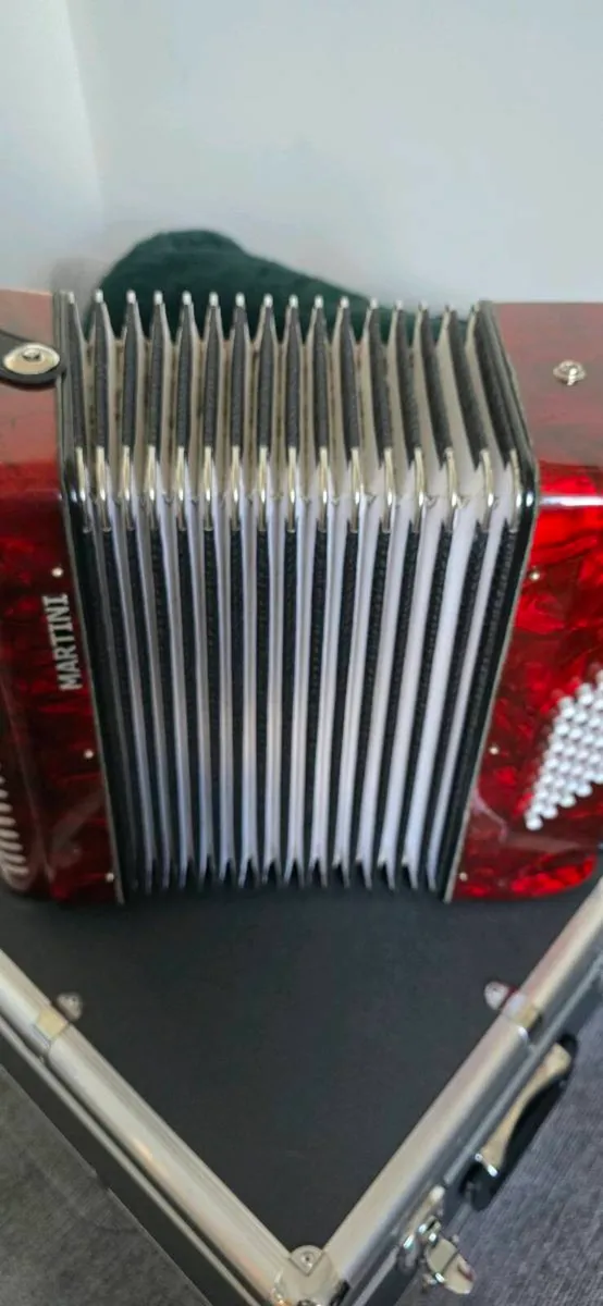 Martini Piano Accordion - Excellent Condition - Image 2