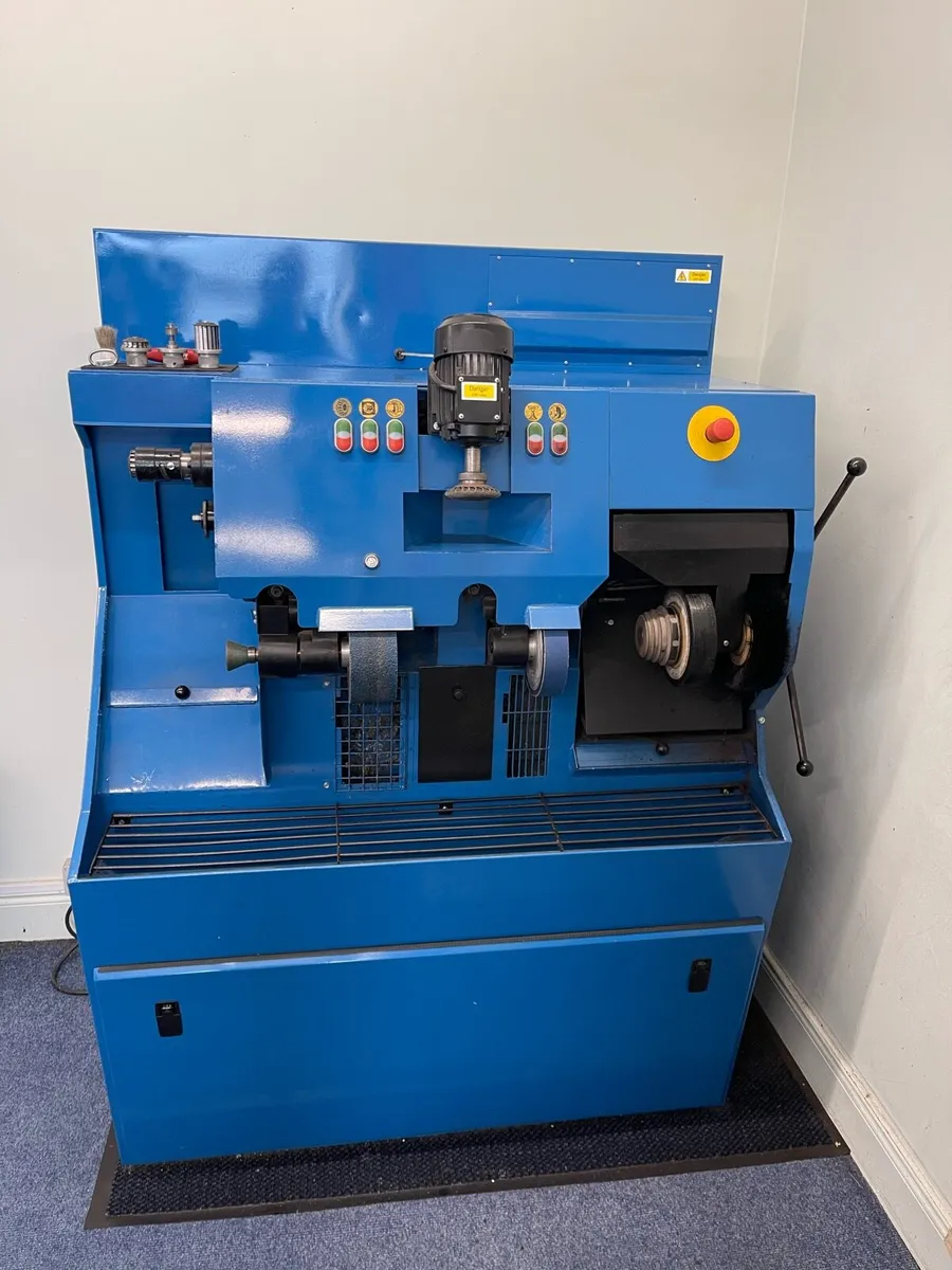 Cobbler Shoe Repair & Sew Machinery - Excellent - Image 1