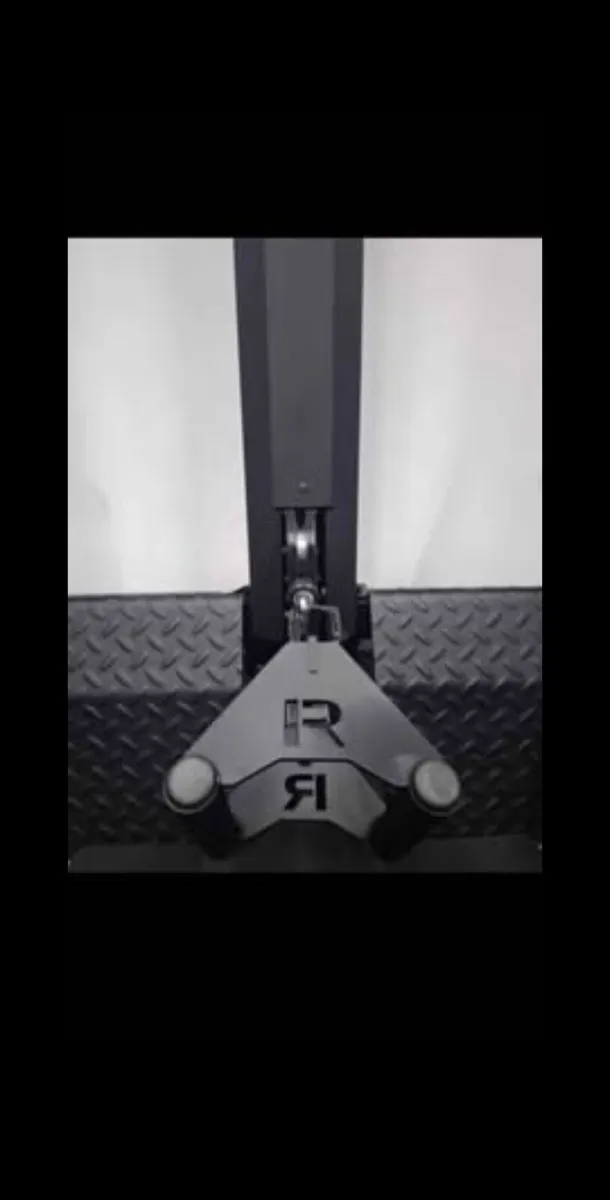 Rogue Grip Triangle – Heavy Duty 7-Gauge Steel - Image 1